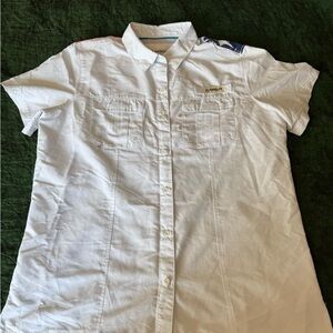 Men’s Magellan button up short sleeve shirt   White with American flag on back